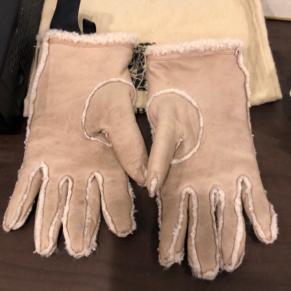 Burberry leather studded gloves Sz 71/2 - Picture 4 of 6